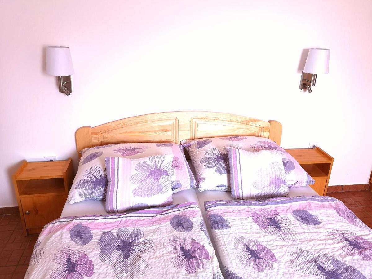 Apartman Kaszas Garden Mosonmagyaróvár エクステリア 写真