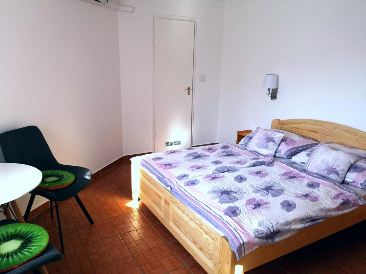 Apartman Kaszas Garden Mosonmagyaróvár エクステリア 写真