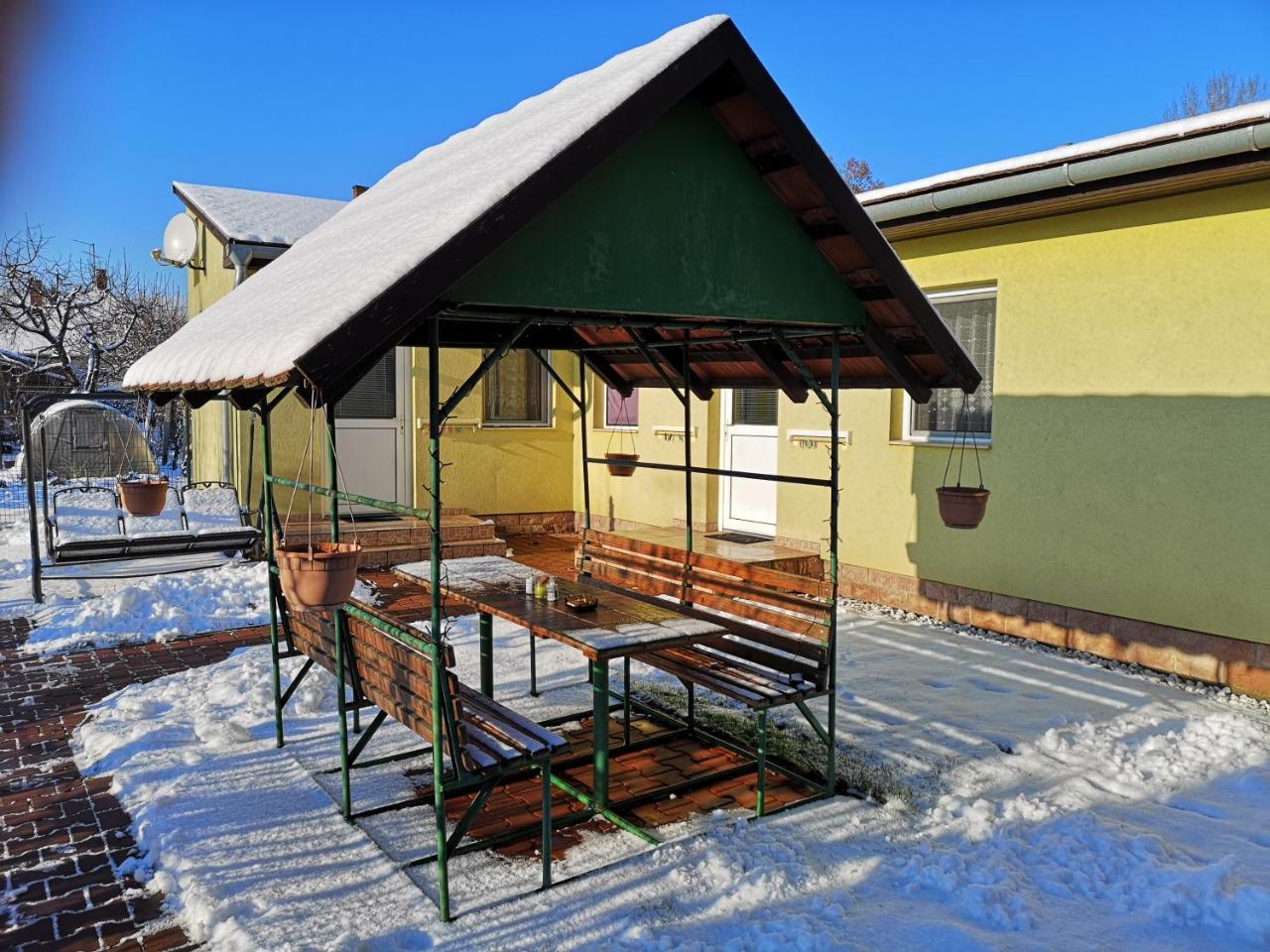 Apartman Kaszas Garden Mosonmagyaróvár エクステリア 写真