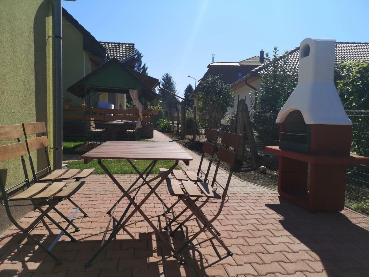Apartman Kaszas Garden Mosonmagyaróvár エクステリア 写真