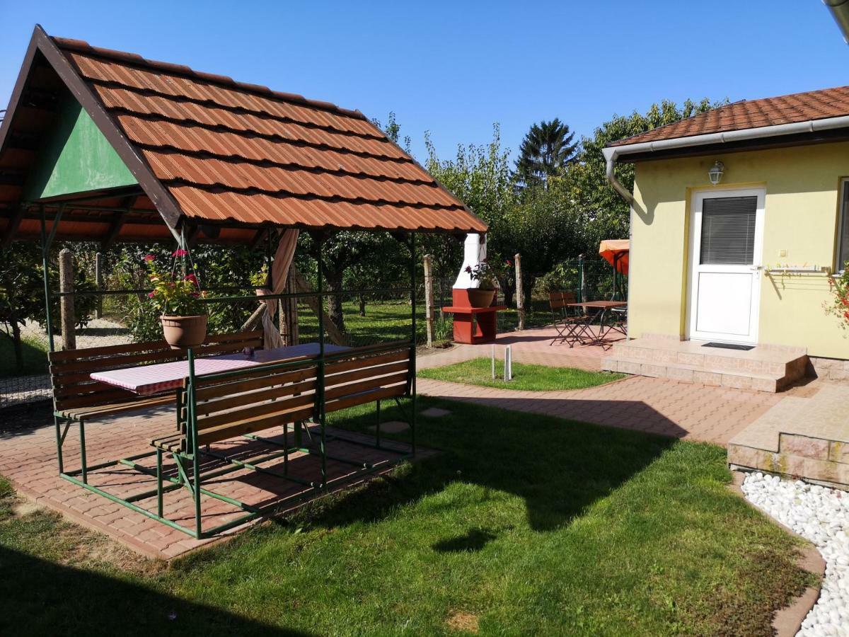 Apartman Kaszas Garden Mosonmagyaróvár エクステリア 写真