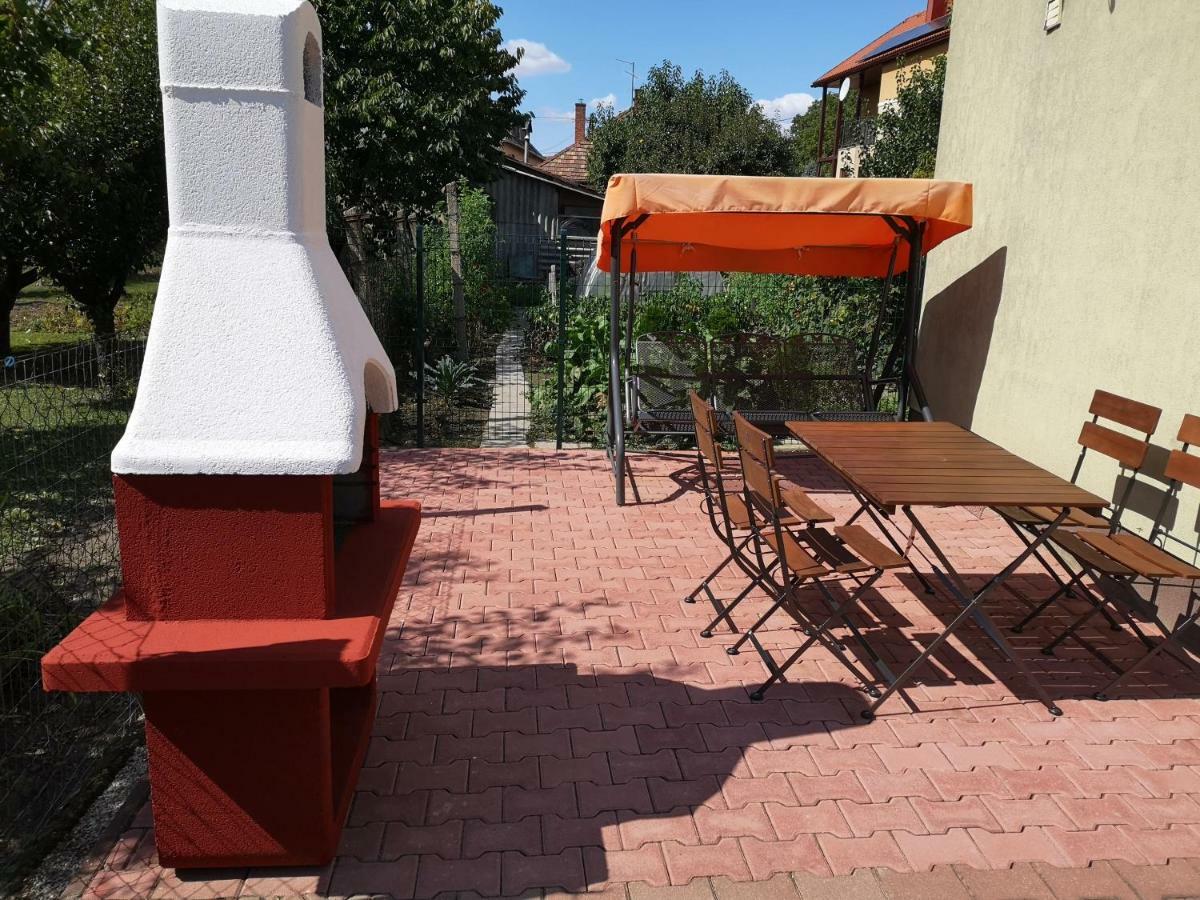 Apartman Kaszas Garden Mosonmagyaróvár エクステリア 写真